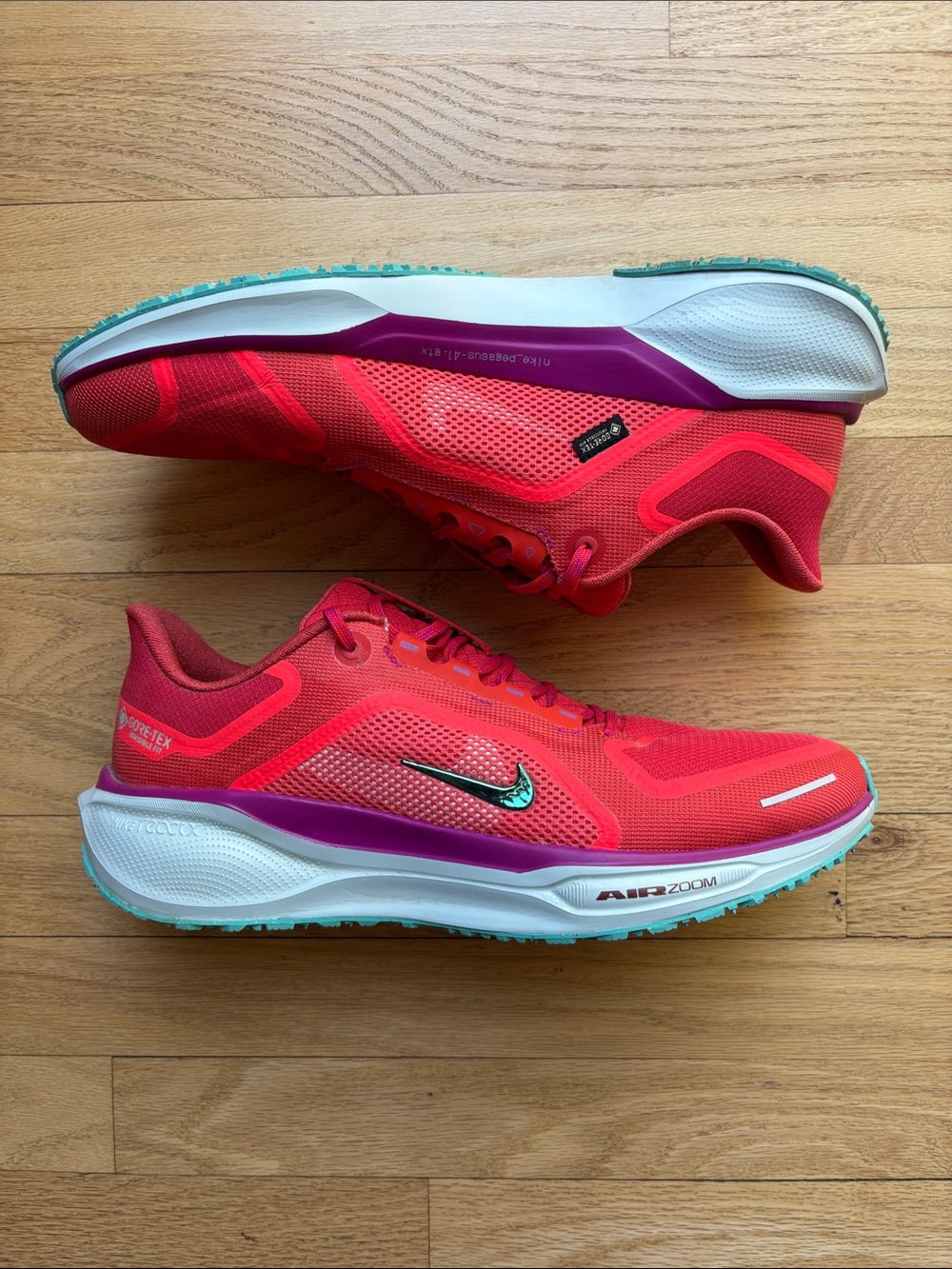 Nike Air Zoom Pegasus 41 Men’s Size 12 Gore-Tex Sneakers Picante Red/Green Frost
